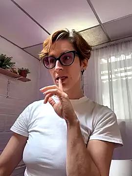 Cuddlingbunny from StripChat