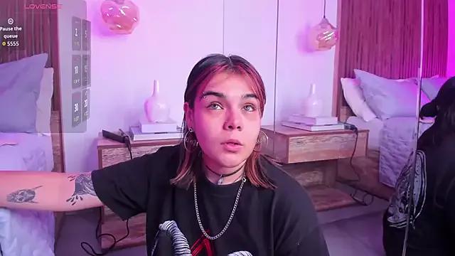 DakkotaBluee from StripChat