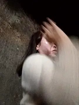 dakota-kis from StripChat