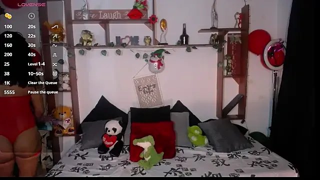 Dakota_ro from StripChat