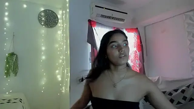 Dakota_x18 from StripChat