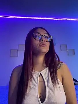 Daliila_11 from StripChat