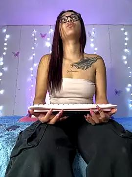 Daliila_11 from StripChat