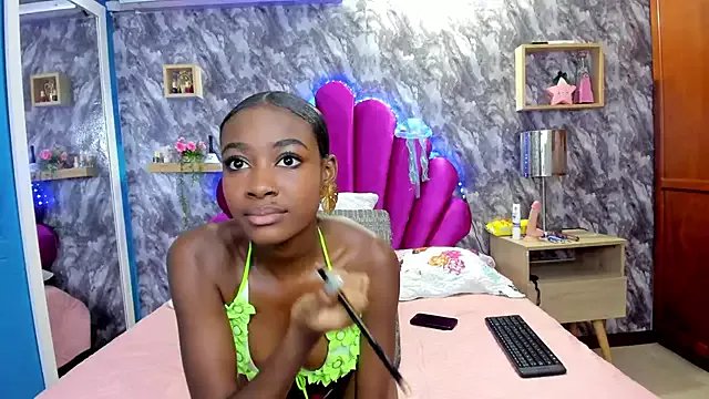 dalilaqueen from StripChat