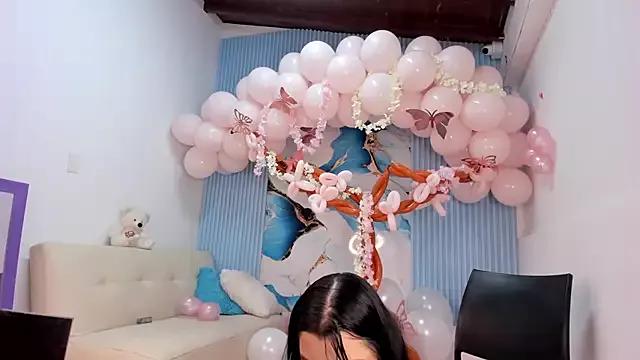 Danniela18_ from StripChat