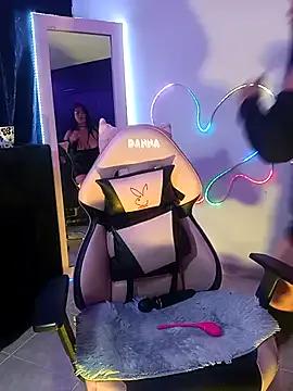 Danniela20 from StripChat