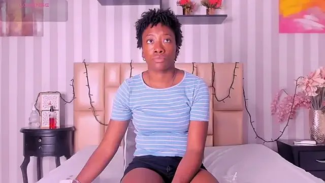 DarkHoneyy from StripChat