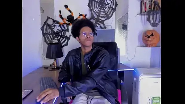 DEAMOL from StripChat