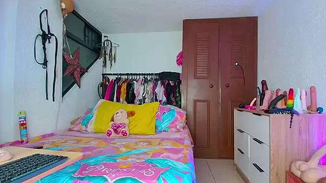 Deepthroatlatina from StripChat