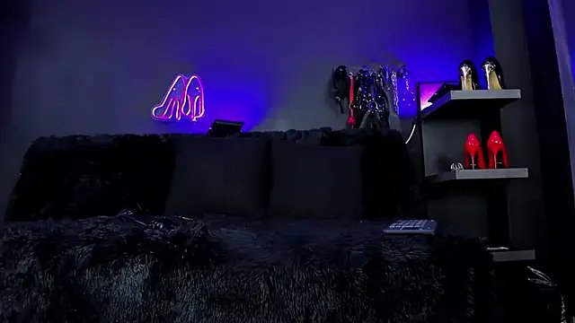 DelaneyStone from StripChat