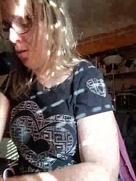 Dettybitch40 on StripChat 