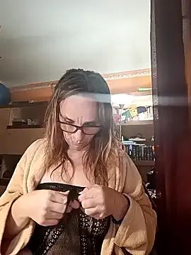 Dettybitch40 on StripChat 