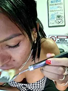 Doll_Loren from StripChat