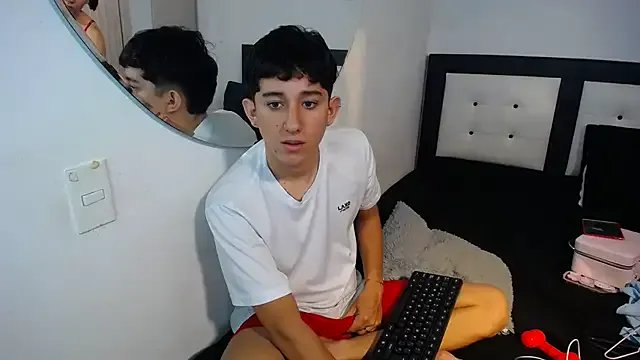 Dravith_Valery from StripChat