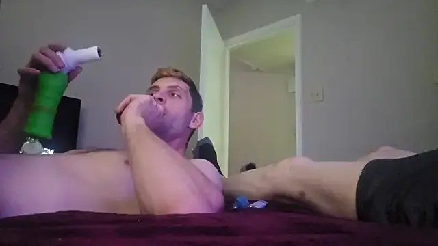 Drewpackn8 from StripChat