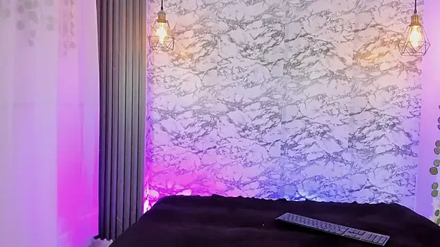 eimi_rosse18 from StripChat