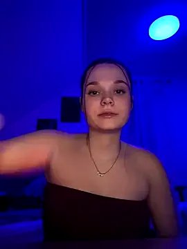 ElenaMariee on StripChat 