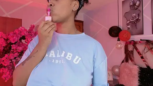 Elith_noa from StripChat