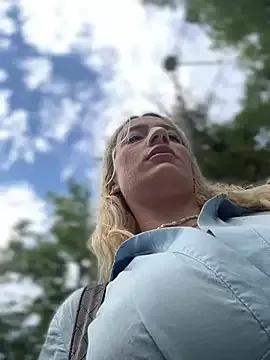 Ella_Charm from StripChat
