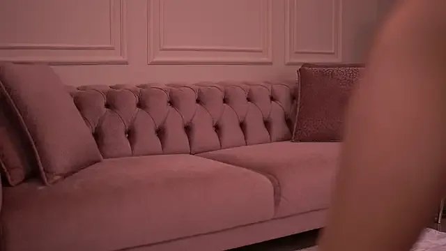 EllaBlake on StripChat 