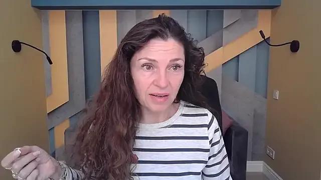 EllaLong from StripChat