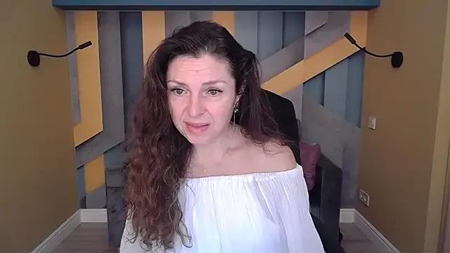 EllaLong from StripChat