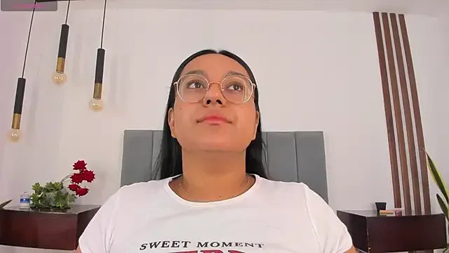 ellamontoya from StripChat