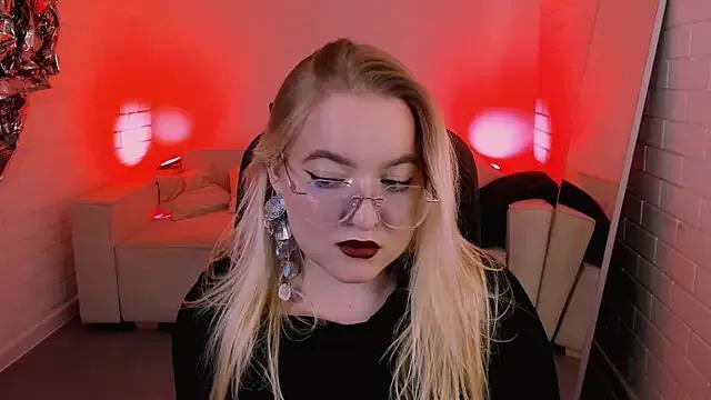 EllaPower from StripChat