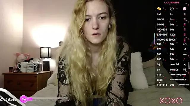 Naked Room EllieeRose 