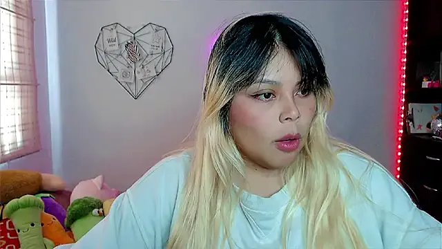 EllieMoonX from StripChat