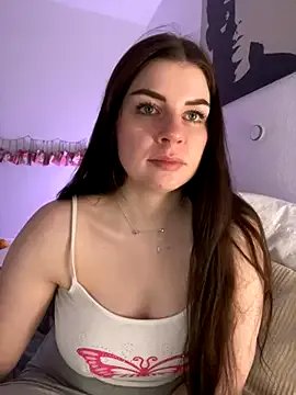 EllyNora from StripChat