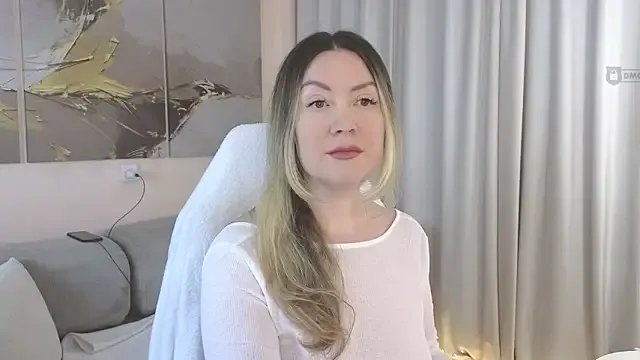 ElyaSoftTemptation from StripChat