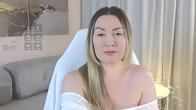 ElyaSoftTemptation from StripChat