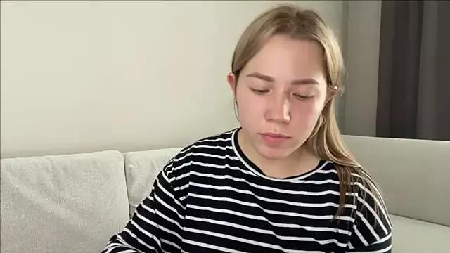 Embersweetbunny from StripChat