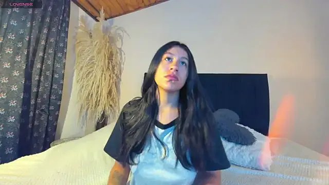 EmiGomez_ from StripChat