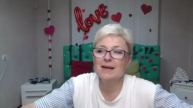 EmiliaGree from StripChat is Freechat