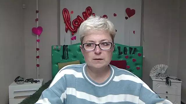 EmiliaGree from StripChat is Freechat