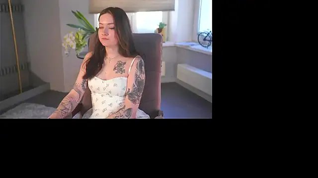 EmiliaKallin from StripChat