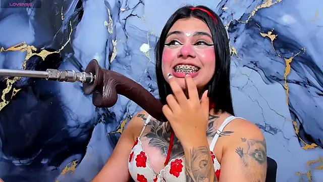 Emily_Evo from StripChat