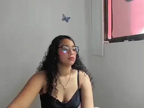 emily_stars1 from StripChat