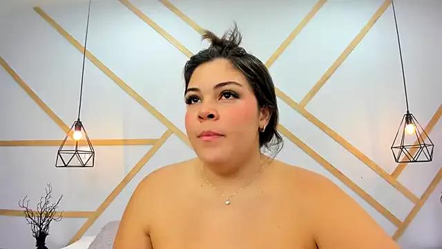 EmilyChanell from StripChat is Freechat