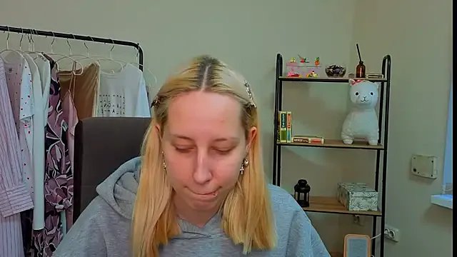 EmilyReyess from StripChat