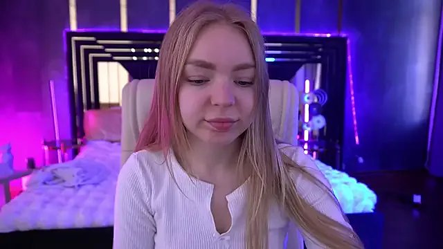 EmilySunshineS from StripChat