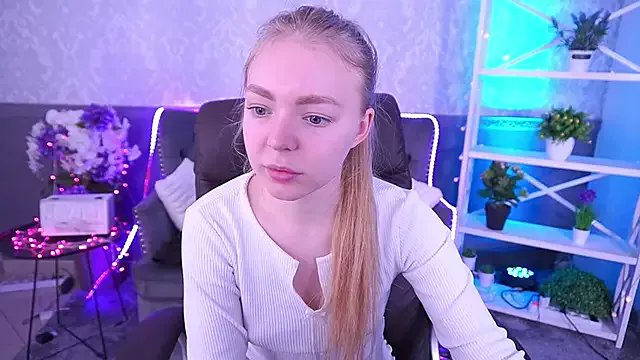 EmilySunshineS from StripChat