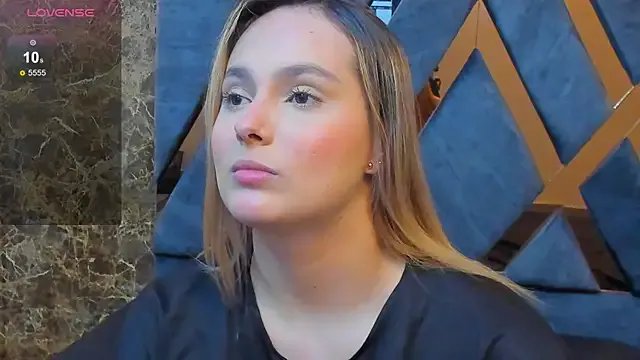 Emmaa_white_ from StripChat