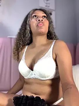 Emmacooperss from StripChat