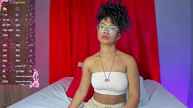 EmmaSmith06 from StripChat