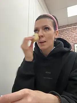 EmmaStarkk from StripChat