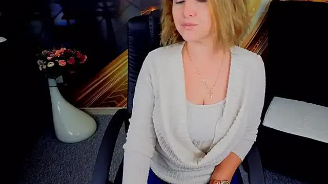 EmmaxPark from StripChat