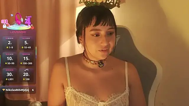 EmmitaGarcia from StripChat